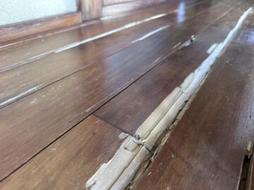 シロアリ被害。 玄関はとにかく狙われやすい！ アイチャッチ